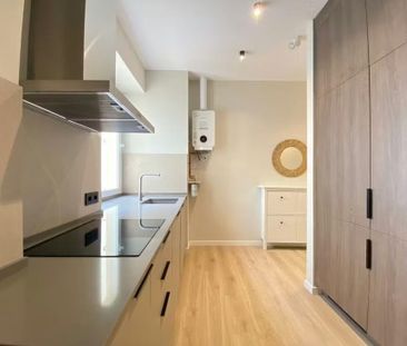 Calle de la Anunciación, Madrid, Community of Madrid 28009 - Photo 6