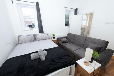 4 Bed Flat, Emmanuel House, CR2 - Photo 4