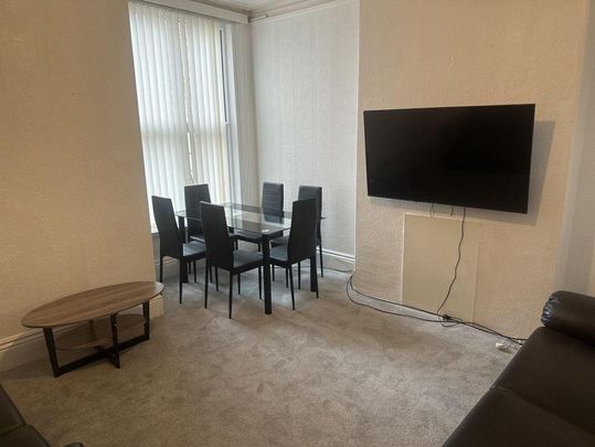 5 bedroom house to rent - Photo 1