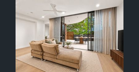 Riverfront Resort Living: Stylish 1-Bedroom Apartment in Toowong - Photo 2