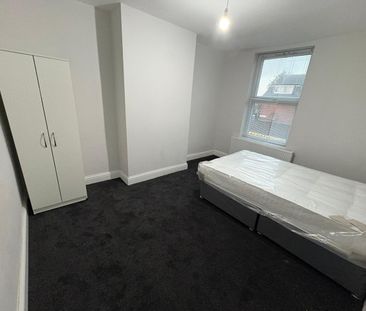 2 Bed Terraced House, Conway View, LS8 - Photo 4