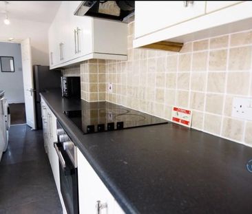1 bedroom in a house share to rent - Photo 6
