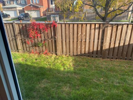 For Lease - 6419 Longspur Road Unit# Basement, Mississauga, Ontario - Photo 2