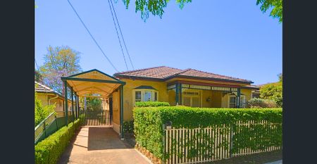 Beautiful Family Home!! - Photo 4