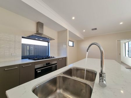 Brand-New Modern Luxury Home for Lease - Photo 3