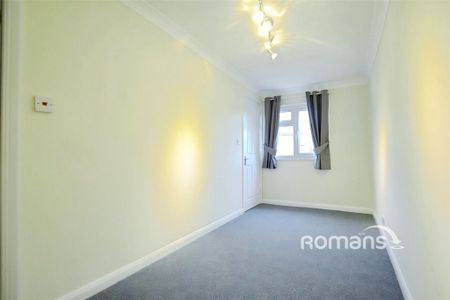 4 bedroom detached house to rent - Photo 5