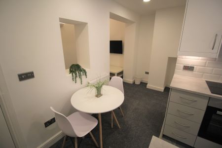 Basement Flat, 30 Ebor Place, LS6 1NR, Leeds - Photo 5