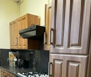 Terraced House to rent on - Photo 6