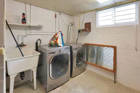 For Lease - 122 Rifle Range Road, Hamilton, Ontario - Photo 4