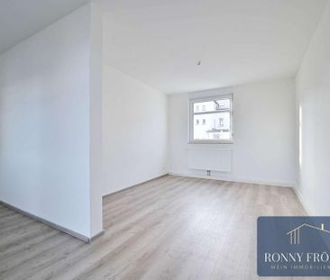 VOLLAUSSTATTUNG in Thalheim: Helle 3-Raum-Wohnung mit Balkon, Einba... - Photo 1