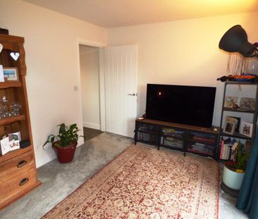 3 bedroom terraced house to rent - Photo 3