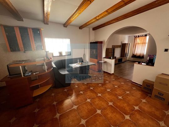 Casa /Villa 3 camere mobilata/utilata - zona Centrul Civic - Fotografie 1