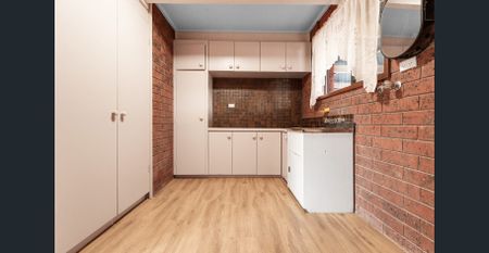 Family Home in the Heart of Irymple - Photo 2