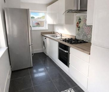 3 bedroom semi-detached house to rent - Photo 6