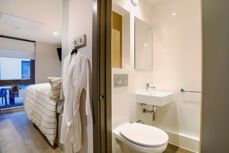 7 Bed Studio - Photo 2