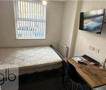 1 bedroom in a house share to rent - Photo 2