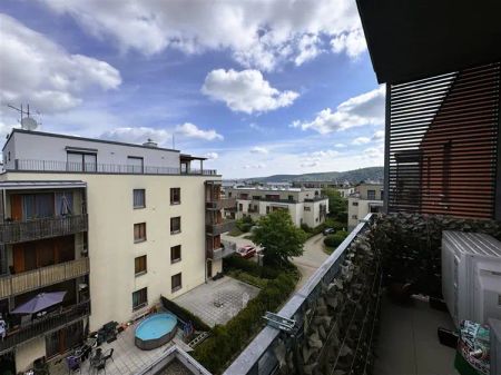 Pronájem plně vybaveného bytu 2+kk s balkonem, garážovým stáním, Praha 5 – Zbraslav - Fotografie 3