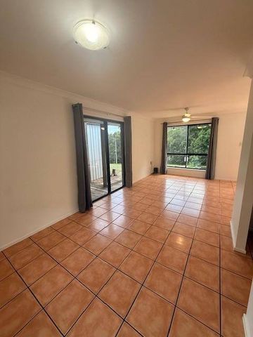 Three bed family home - Cooran - Photo 2