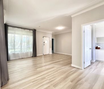 Beautifully presented family home set in prime location, offering b... - Photo 4