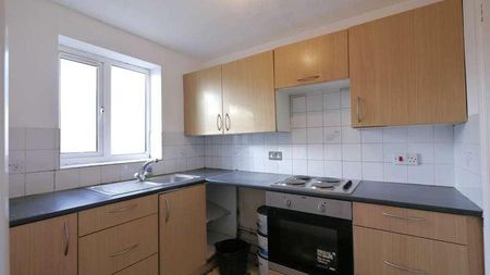 Ground Lane, Hatfield, AL10 - Photo 2