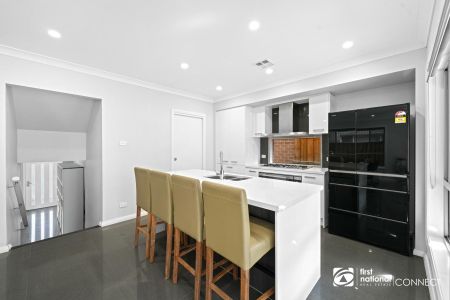 Stylish Family Home in Box Hill - Photo 4