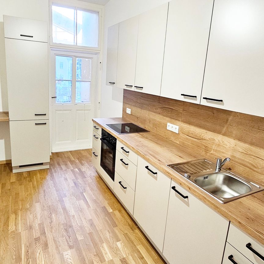 Großzügige 5-Zimmer Altbauwohnung Nähe Stadtpark und UNIVERSITÄTSVIERTEL - Photo 1