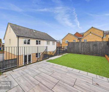 3 bedroom semi-detached house to rent - Photo 5