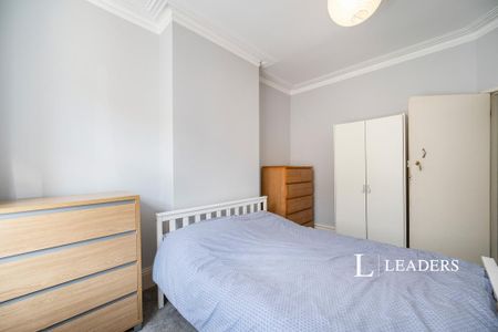 4 bedroom terraced house to rent - Photo 4