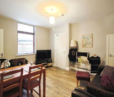 1 bedroom in a house share to rent - Photo 3