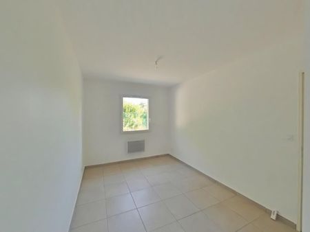 Location Maison 4 pièces 83m² ROMANS SUR ISERE 26100 - Photo 4