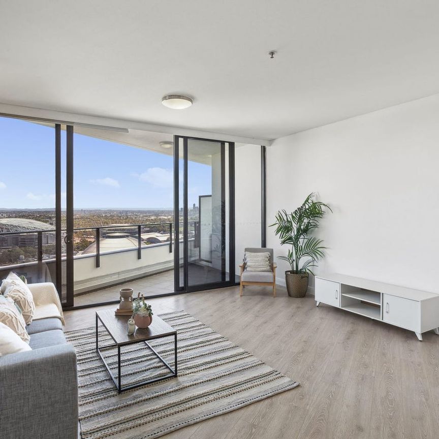 Spacious sky home with Sydney Olympic Park views - Photo 1