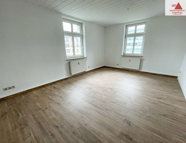 Helle 2-Raum-Wohnung im 1. Obergeschoss in Gornsdorf! - Photo 1