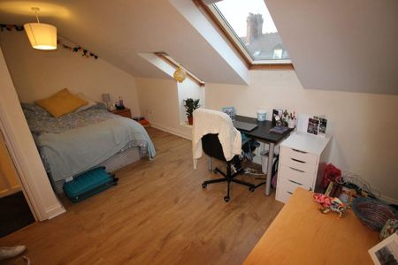 5 bedroom flat to rent - Photo 2