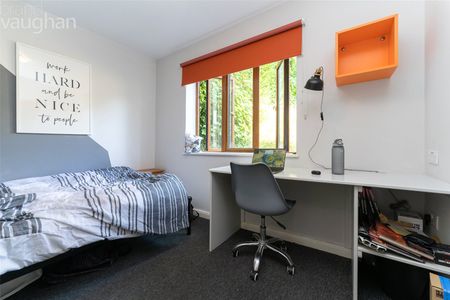 6 bedroom house to rent - Photo 2