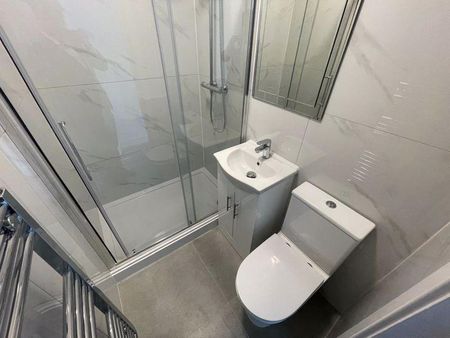 8 bedroom detached house to rent - Photo 5