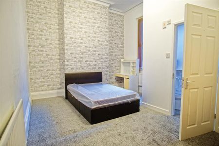9 bedroom house share to rent - Photo 4