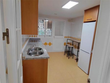 Piso de alquiler en Avenida de la Alcudia, 7, Río Real - Photo 4