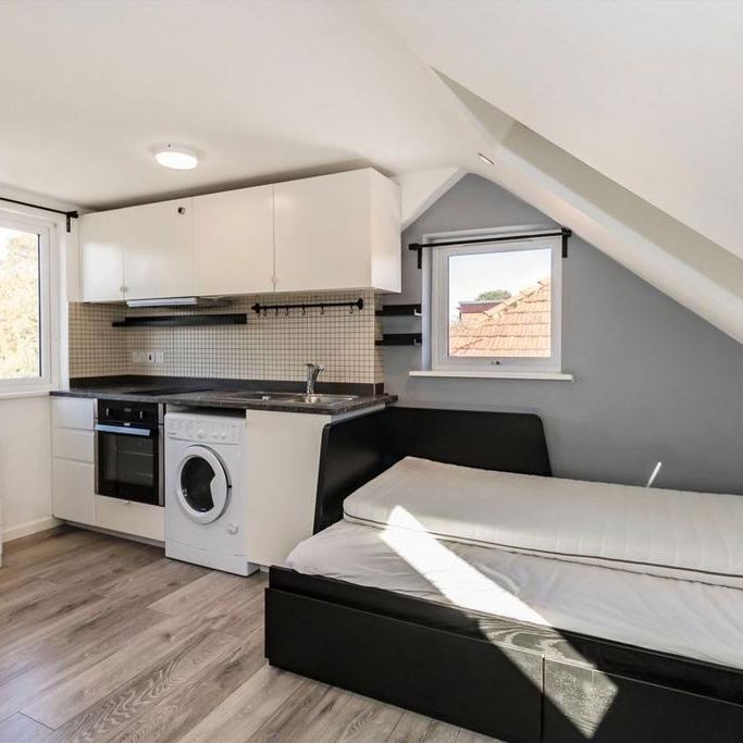 Studio to rent - Photo 1