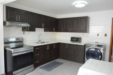 For Lease - 137 Markham Street Unit# main, Toronto, Ontario - Photo 2