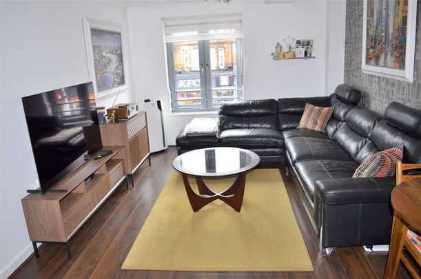 Woodcote Road, Wallington, SM6 - Photo 1