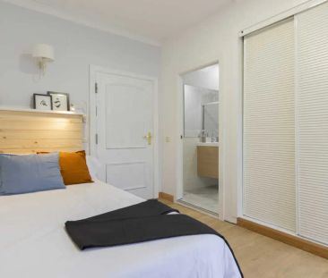 Room in a shared 41-bedroom apartment for rent in Justicia - Photo 1