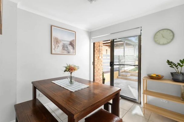 Light-Filled Family Townhouse with Courtyard & Dual Access - Photo 1