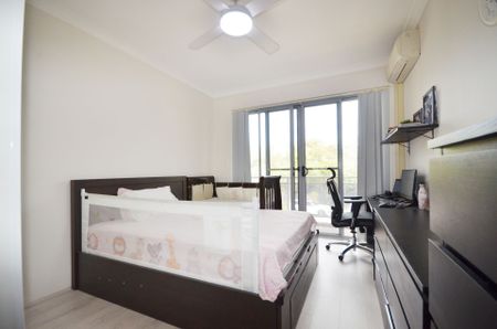 Conveniently Situated near Wentworthville Train Station&excl;&excl;&excl;&excl; - Photo 2