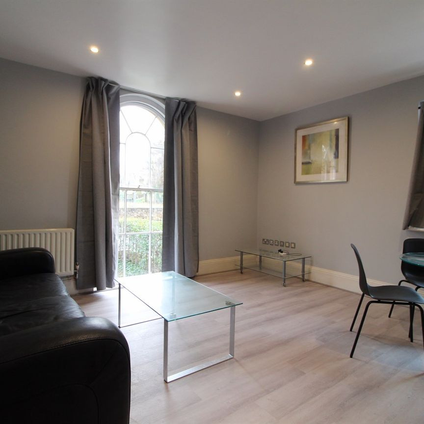 Eldon Lodge, Reading, RG1 4NH - Photo 1