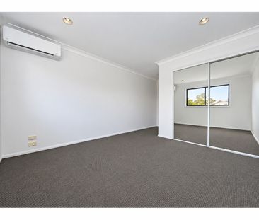 3 BEDROOM TOWNHOUSE SET TO IMPRESS - Photo 5