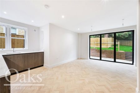 4 bedroom semi-detached house to rent - Photo 3