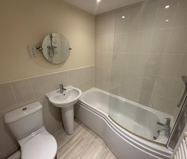 2 bedroom end of terrace house to rent - Photo 5