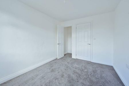 4 bedroom terraced house to rent - Photo 5