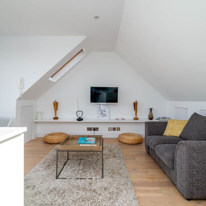 Flat 4, 62 Comeragh Road, London - Photo 1