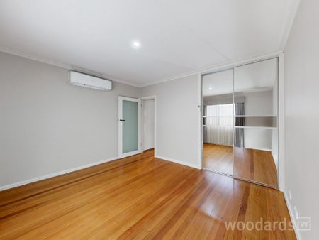 Modern Comfort and Convenience in Prime Balwyn Location - Photo 4